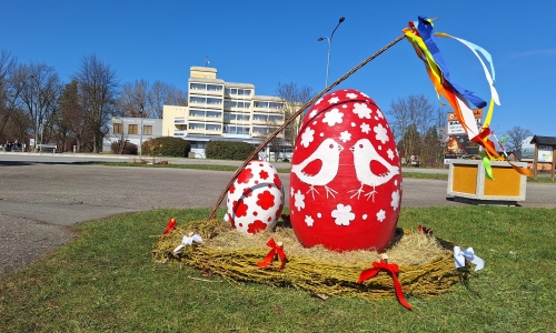Veselí nad Lužnicí láká na velikonoční fotopoint i tradiční maxivajíčka