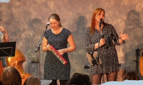 Folk mezi řekami - Jen tak tak a Dobrý ročník